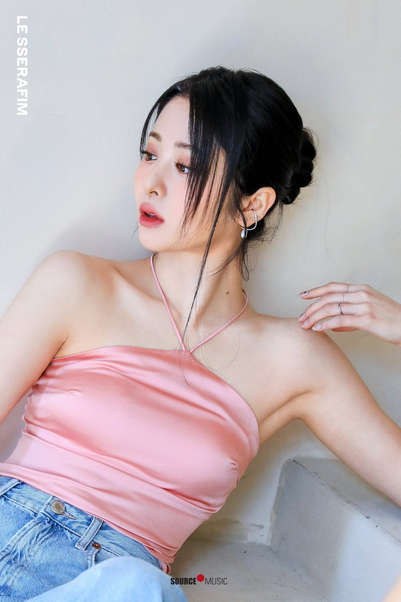 230325-LE-SSERAFIM-Weverse-YUNJIN-1.jpeg