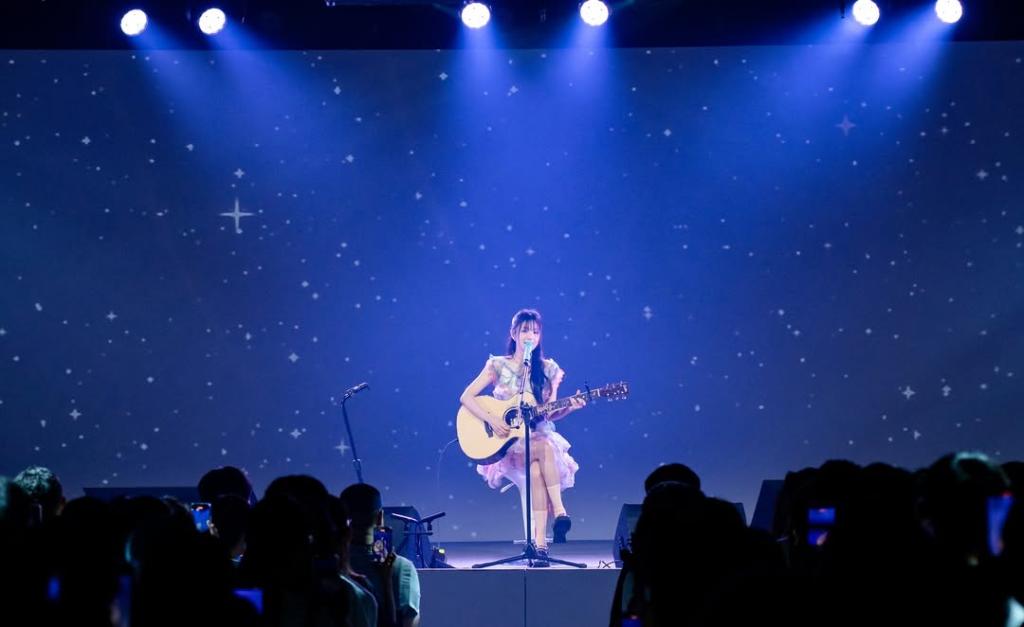 ✨7-13✨ 딱 1년전 오늘, 생애 처음 섰던 대만에서의 해외 무대. 운명처럼 다시 만나 이젠 우리만의 공간에서 팬 ‘리얼리‘와 가수 ’규빈‘으로 함께한 이 소중한 만남은 (4).jpg
