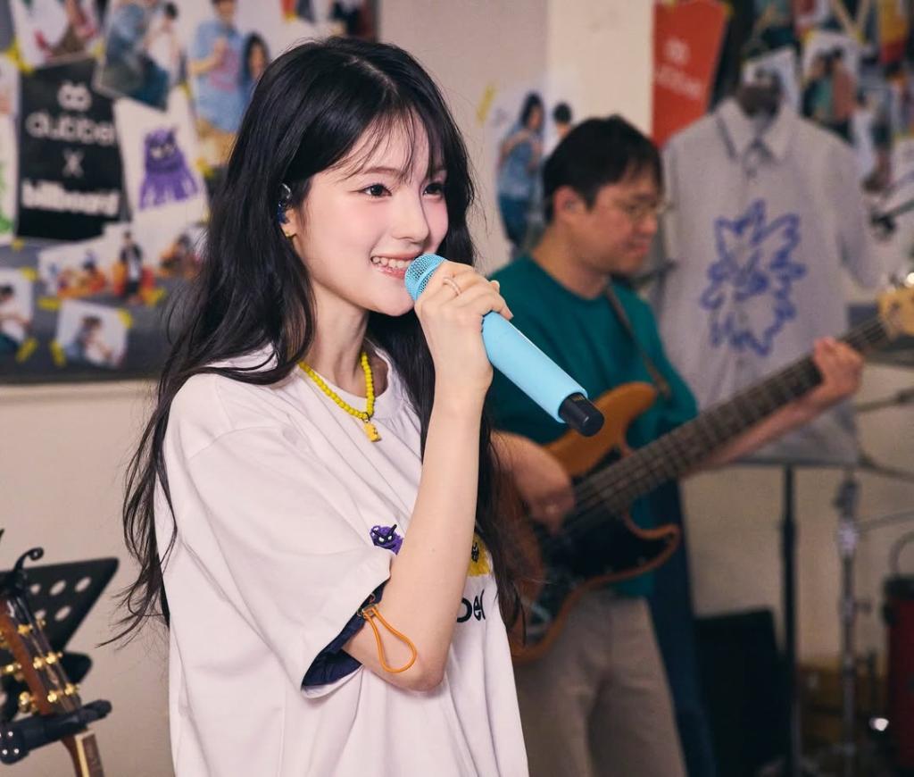Wonderful Friday Nights with music???? [LISTENING PARTY]????????????????????????@billboard_korea #listeningparty.jpg