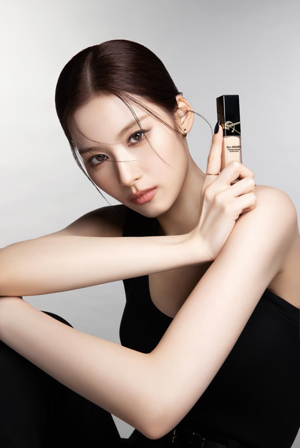 익스트림무비 - 오늘 갤러리 - 트와이스 사나 입생로랑 뷰티 올 아워즈 컨실러 화보 / 아이브 이서 캘빈클라인 / 로제 데이즈드 코리아