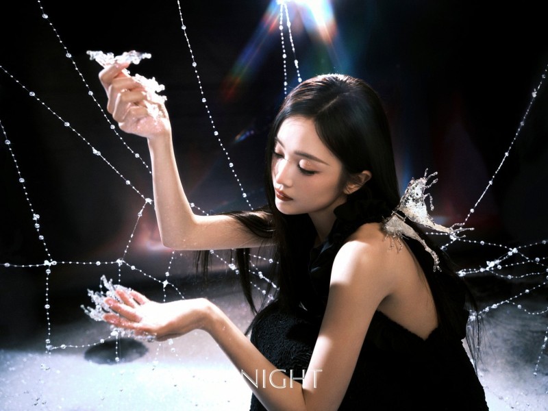 WJSN-Xuan-Yi-KNIGHT-Magazine-4.jpeg