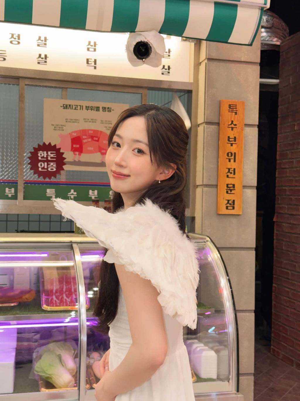 nmixx_official_1778934362_3898306205050388363_47644670952_3.jpg