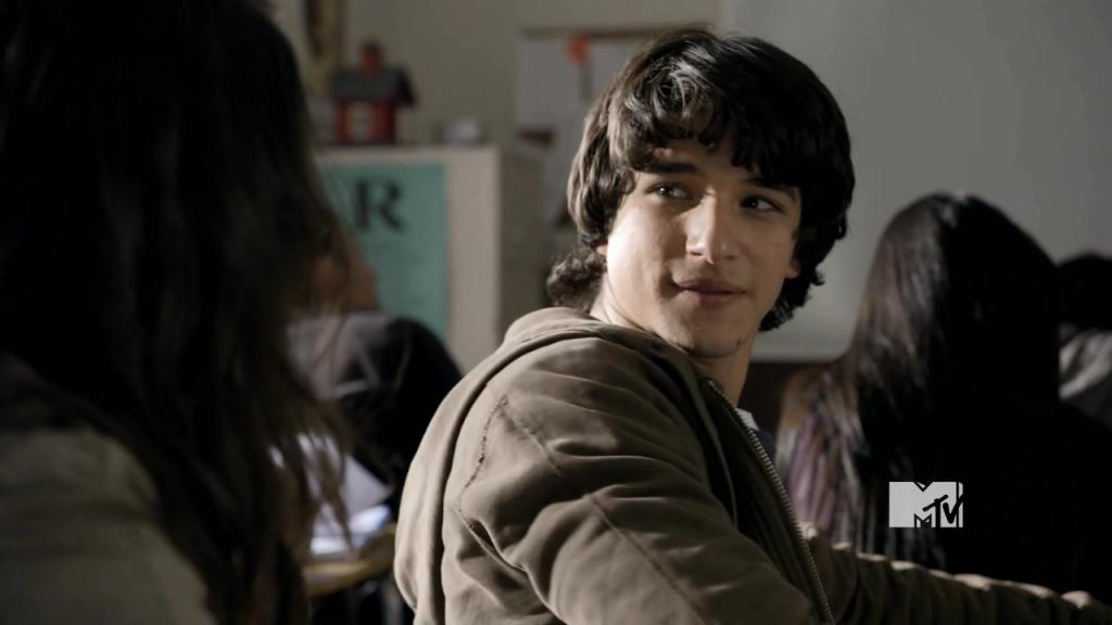 Teen.Wolf.S01E01.720p.HDTV.x264.mkv_20140722_114730.820.jpg
