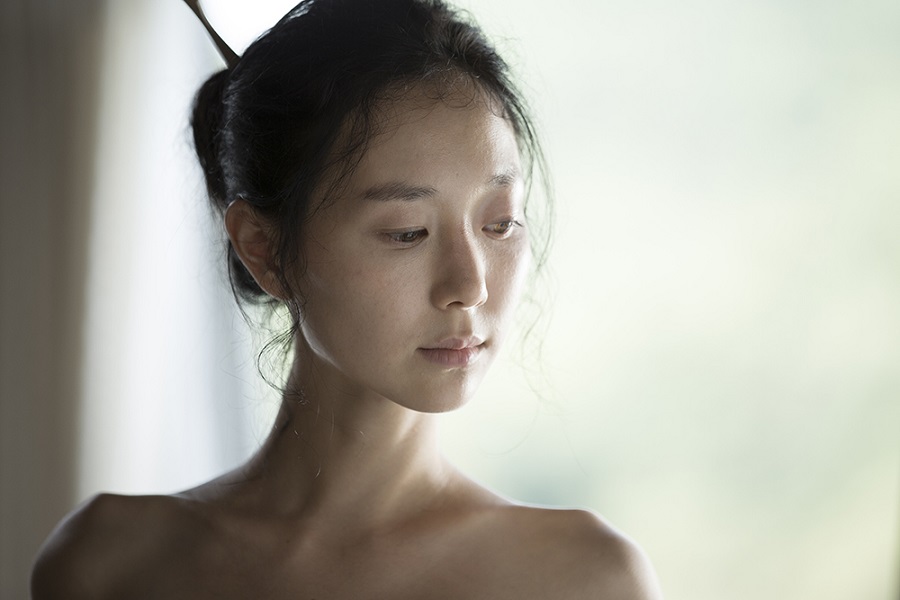 익스트림무비 - 영화 '봄' 신예 이유영의 올누드 연기 투혼 비하인드 익스트림무비 - 영화 '봄' 신예 이유영의 올누드 연기 투혼 비하인드