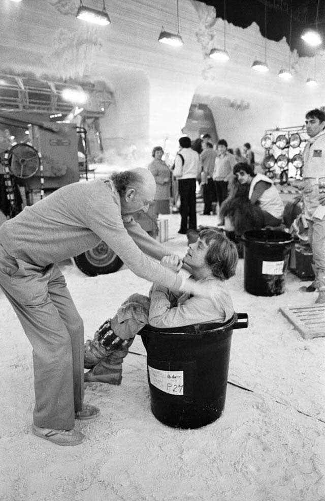 Irvin-Kershner-and-Mark-Hamill-on-the-set-of-Empire-Strikes-Back.jpg