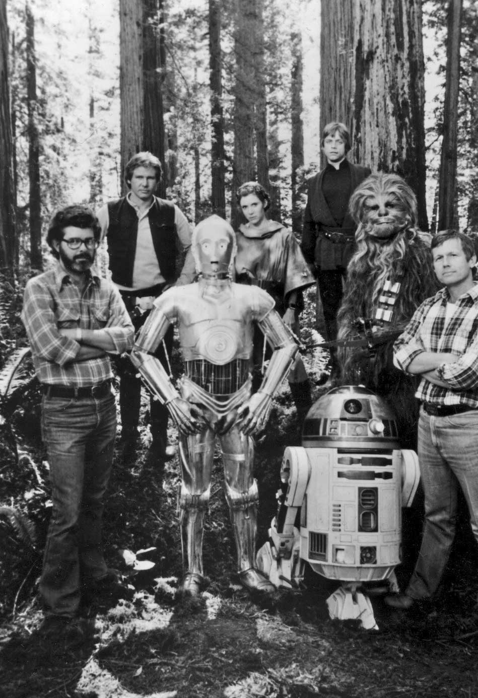 George-Lucas-Harrison-Ford-Anthony-Daniels-Carrie-Fisher-Kenny-Baker-Mark-Hamill-Peter-Mayhew-and-Richard-Marquand-on-the-set-of-Return-Of-The-Jedi.jpg