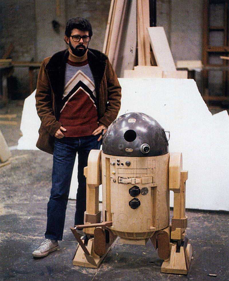 George-Lucas-with-R2-D2.jpg