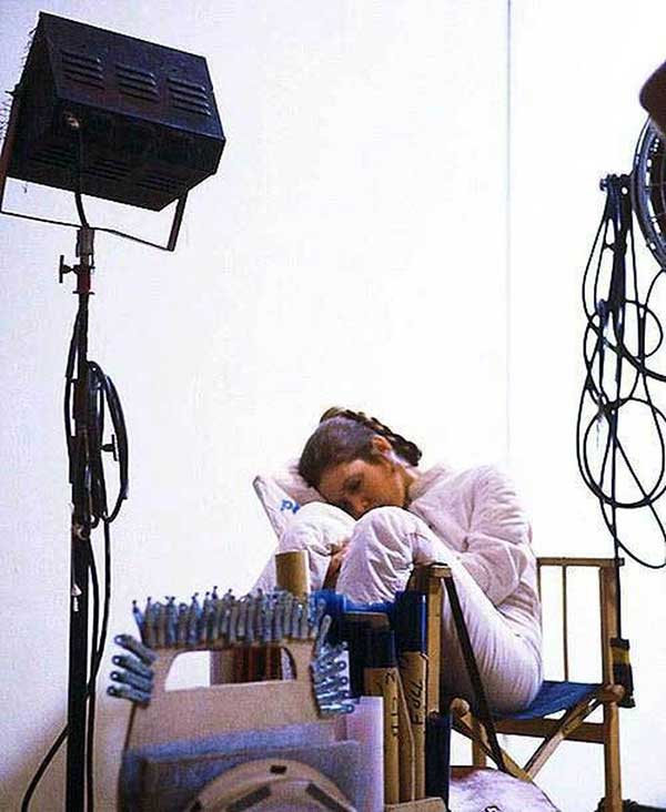 Carrie-Fisher-on-the-set-of-Empire-Strikes-Back.jpg