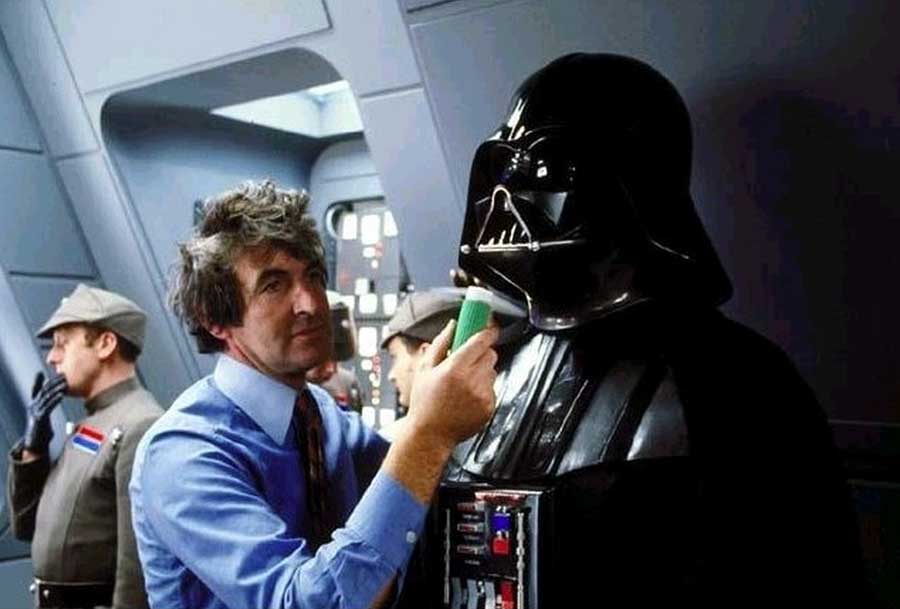 David-Prowse-as-Darth-Vader-getting-cooled-down-between-takes-on-the-set-of-Star-Wars.jpg