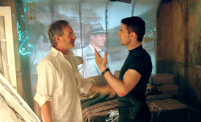 Minority-Report-movie-image-Tom-Cruise-Steven-Spielberg-2.jpg